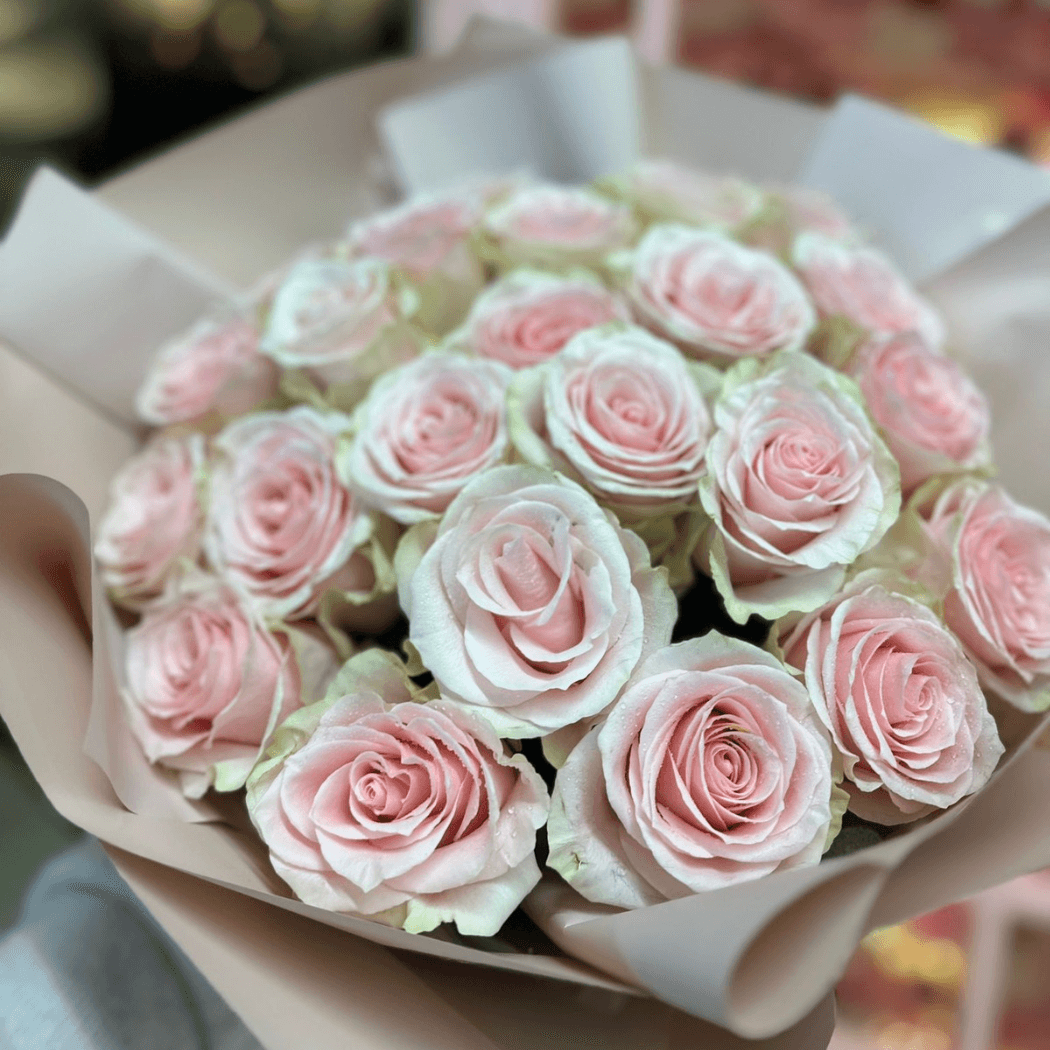 bukiet z róż kolorowych poczta kwiatowa