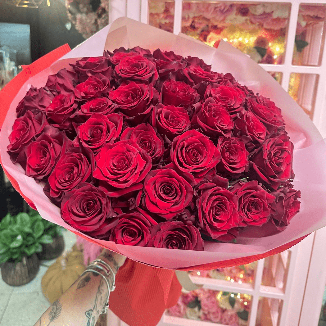 bukiet z czerwonych róż