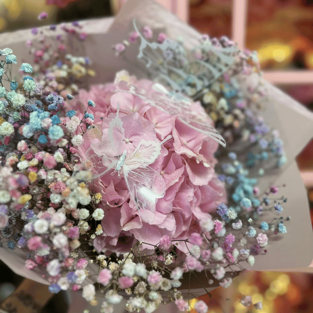 bukiet z gipsówki kolorowej