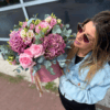 flower box czyli pudełko kwiatów z hortensją różą, eukaliptusem