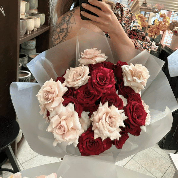 czerwone i białe róże