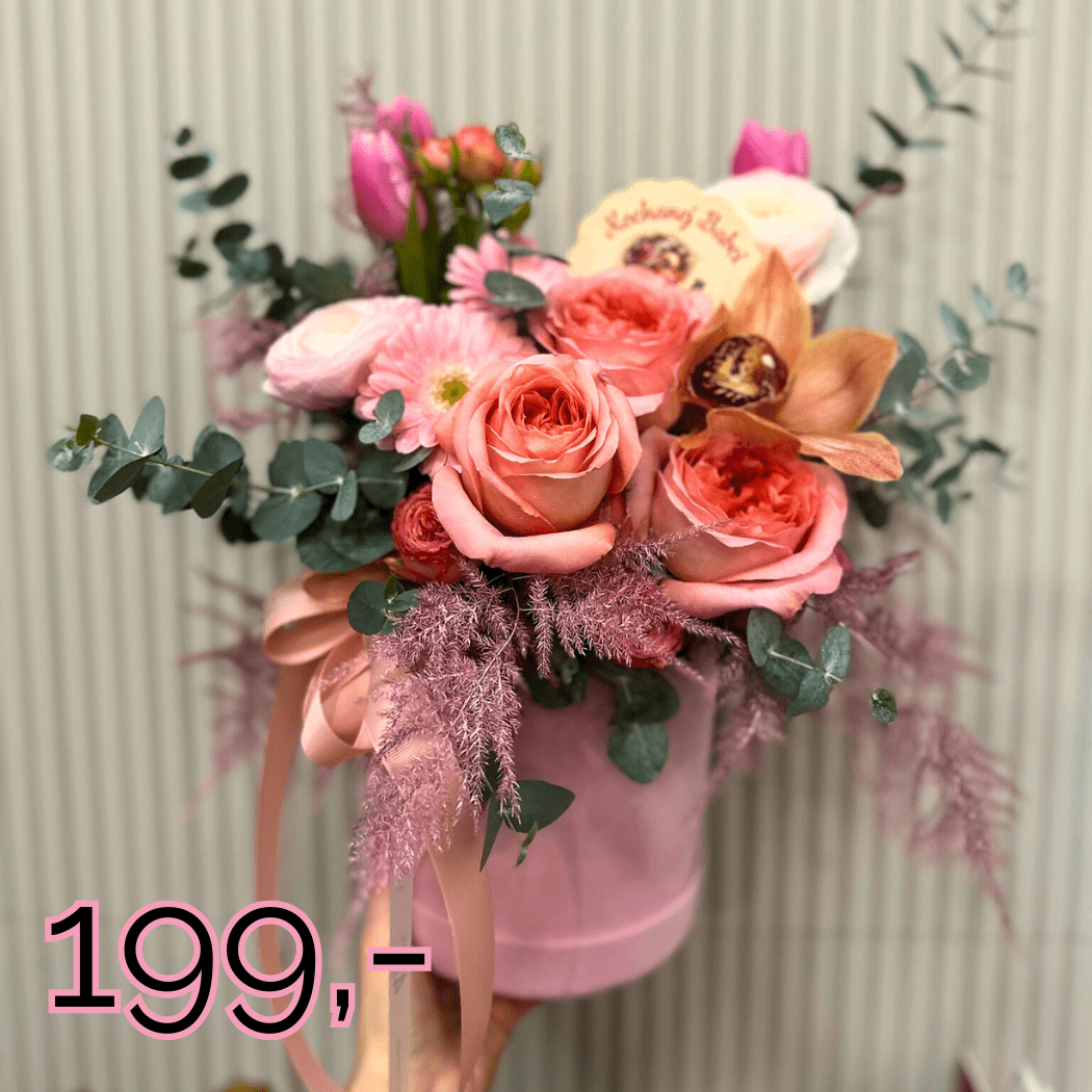 flower box z różami, plumosus i eukaliptusem, różowy