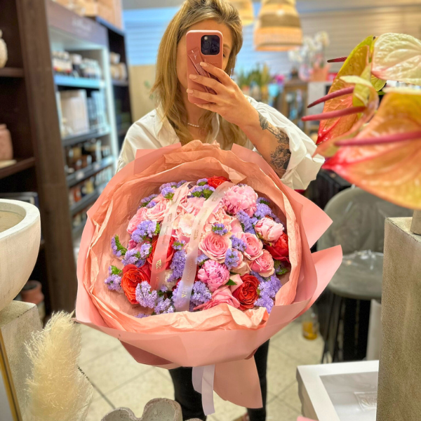 bukiet z piwoniami kwiaciarnia starachowice