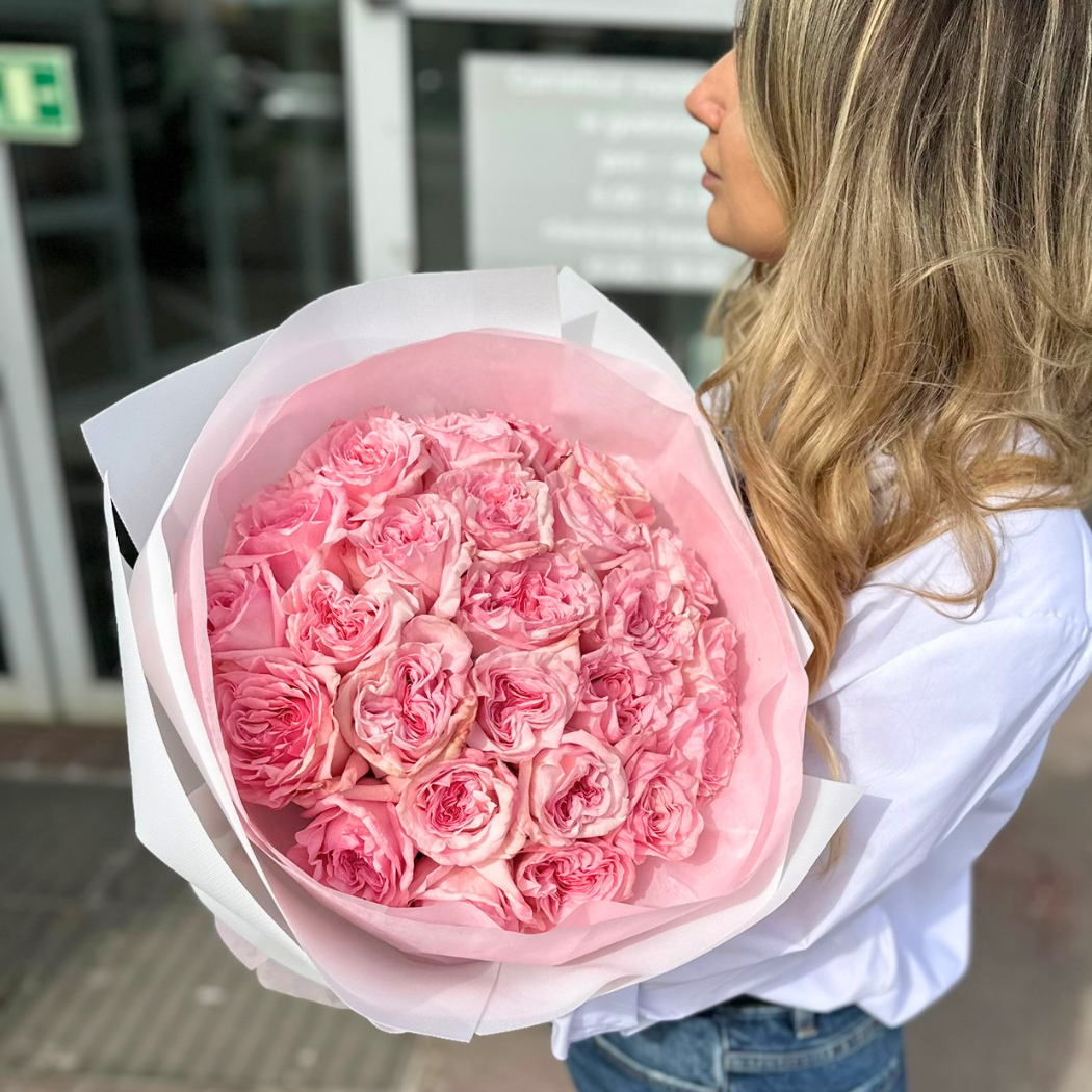 bukiet różowych róż